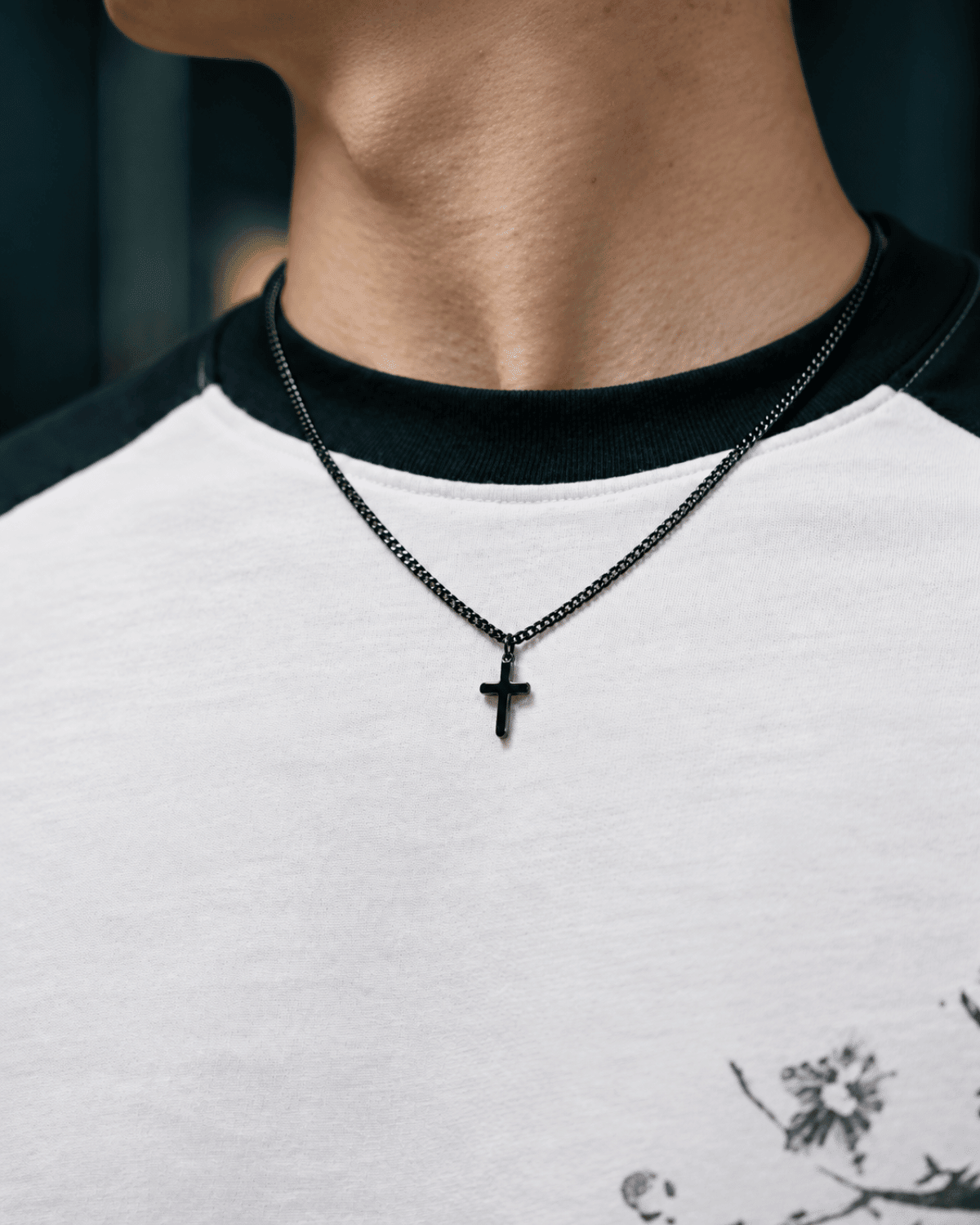Cross Chain - Black on model
